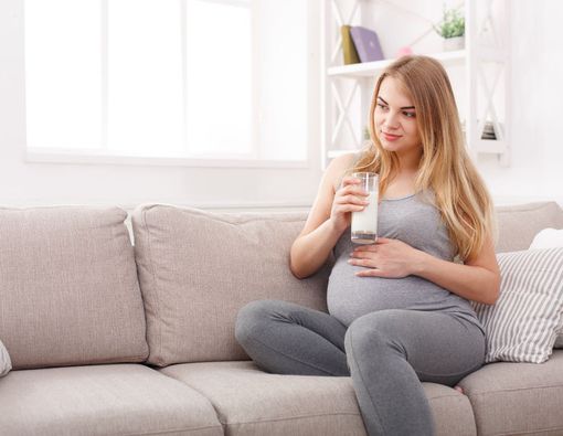Bolehkah Wanita Hamil Minum Susu Biasa?