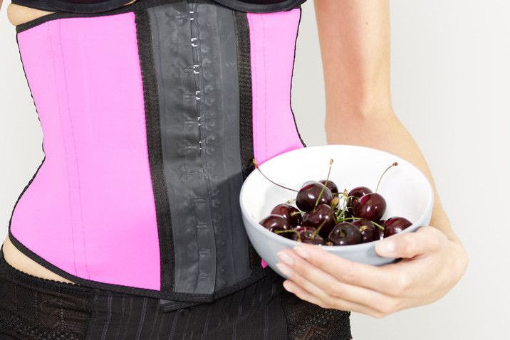 Diet Korset, Cara Instan untuk Langsing yang Berbahaya