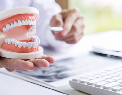 Pasang Gigi Palsu Bisa Pakai BPJS, ini Syarat dan Caranya