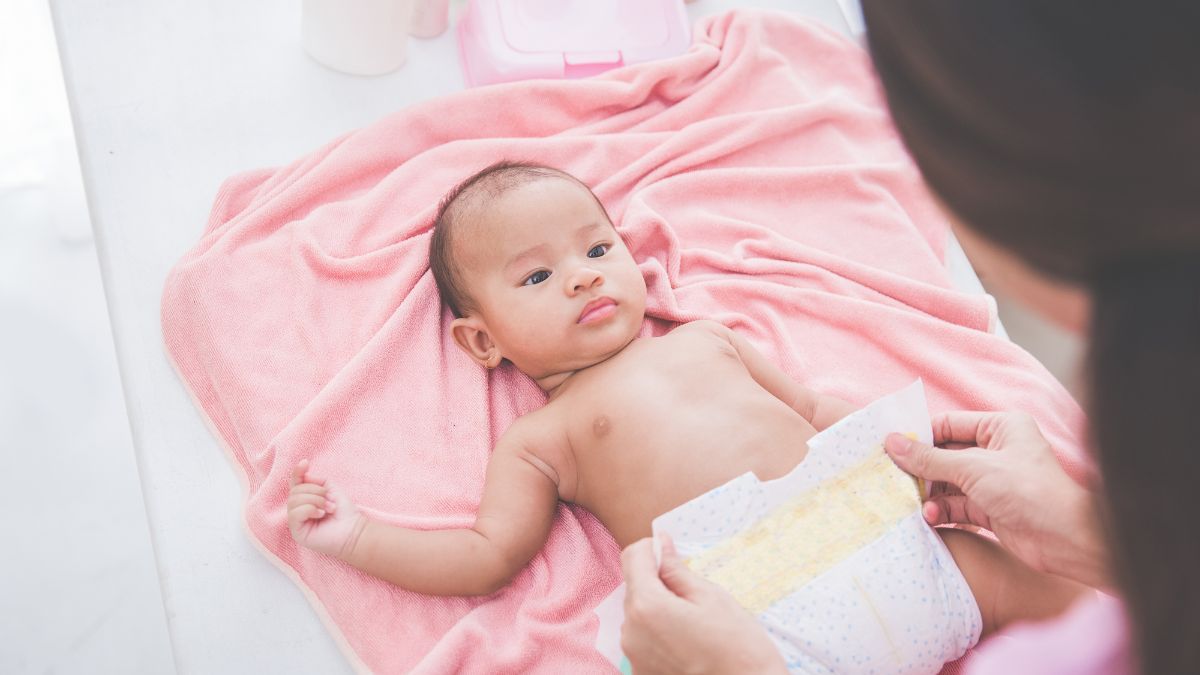Pahami Warna Feses Bayi yang Minum Susu Formula