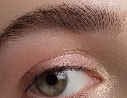 Alis Gatal dan Rontok, Ini Dia Penyebabnya