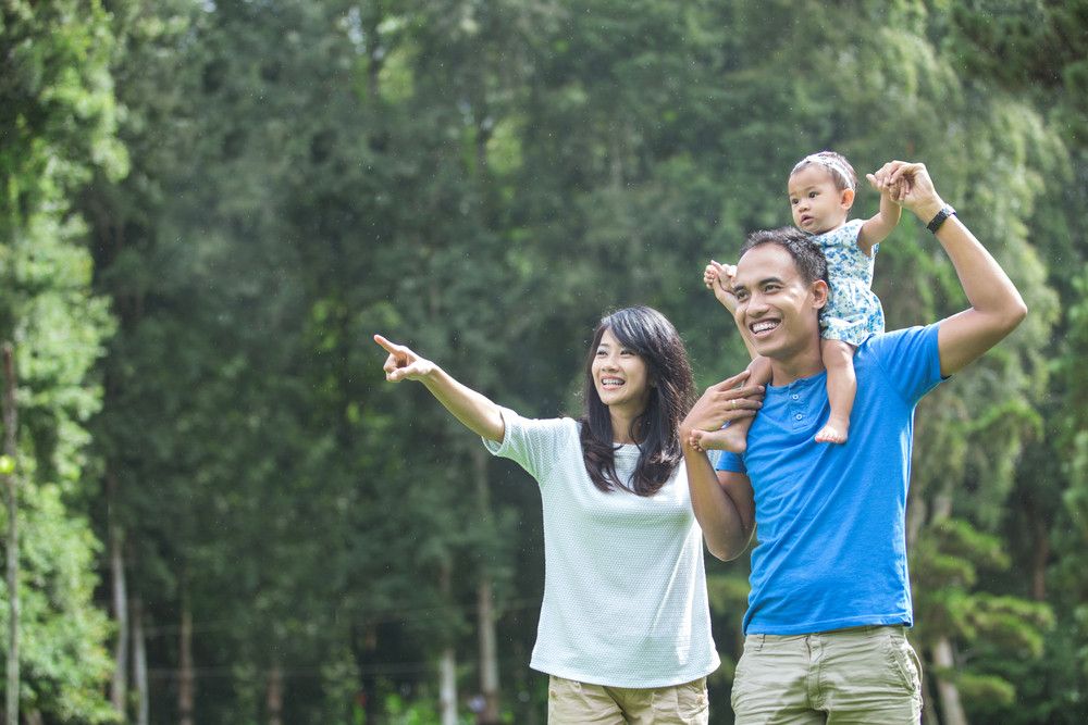 5 Aktivitas untuk Ayah di Hari Minggu Sambil Mengasuh Bayi