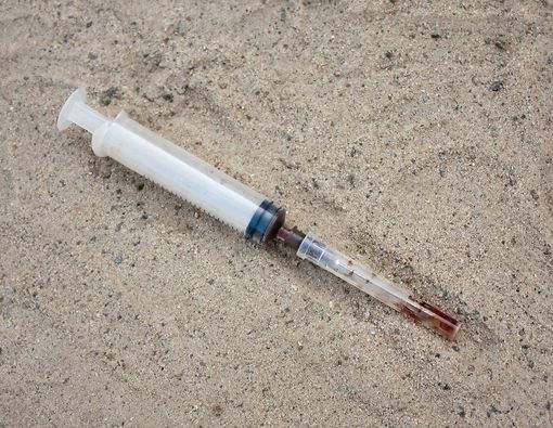 Ini Dampak yang Terjadi Bila Tertusuk Jarum Suntik Bekas