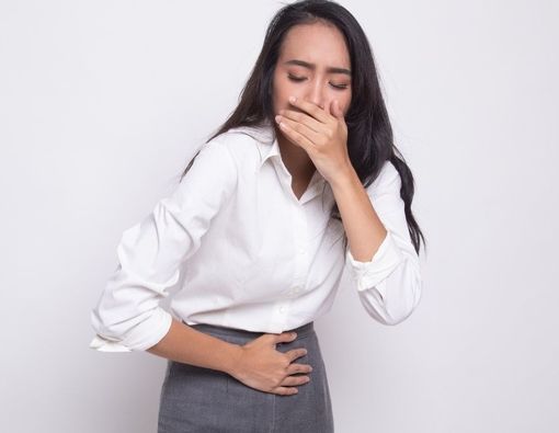 Berbagai Penyebab Muntah dan Cara Mengatasinya