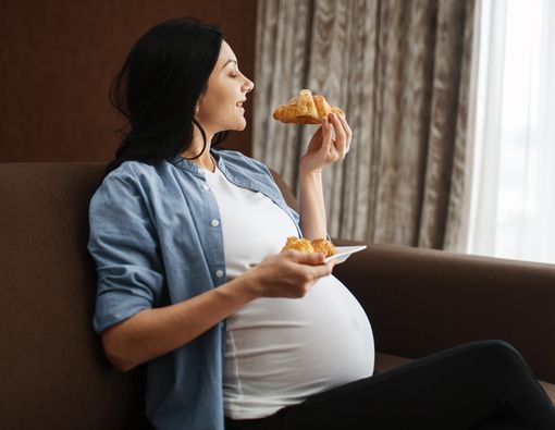 Sering Lapar saat Hamil? Mungkin Hal Ini Penyebabnya