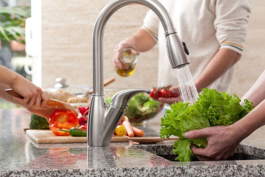 Pentingnya Mencuci Sayur Sebelum Dikonsumsi