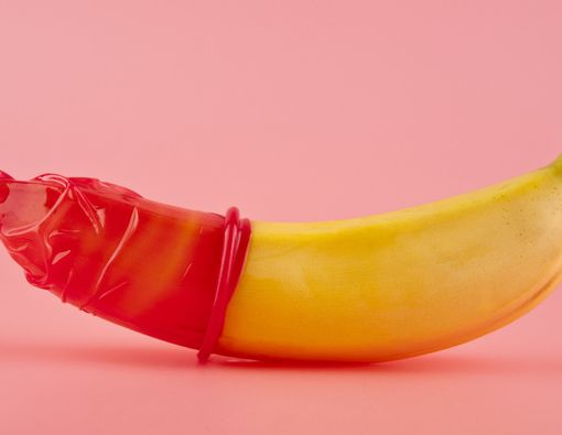 12 Mitos Kondom yang Tak Perlu Anda Percaya