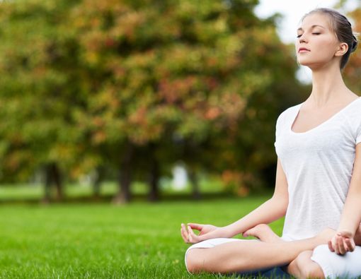 Hilangkan Stres dan Cemas dengan Yoga