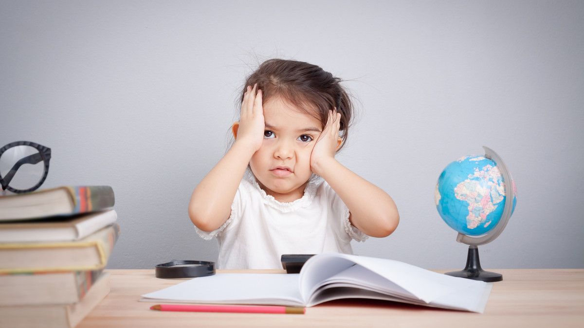 Kenapa Anak Lebih Nyaman Diajari Orang Lain daripada Orang Tuanya?