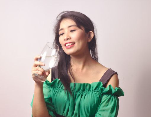 Cukup Minum Air Putih, Cegah Infeksi Kandung Kemih