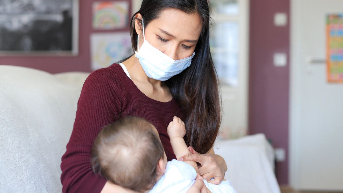 Busui Positif Virus Corona, Bolehkah Menyusui Bayi?