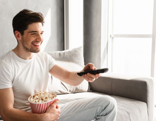 Ini Dampaknya Kalau Anda Hobi Nonton TV tapi Malas Olahraga