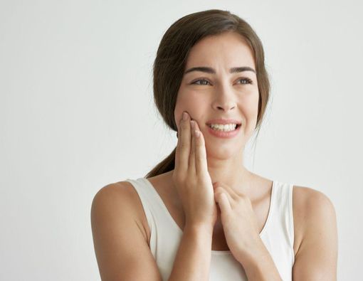 Penyebab Gigi Crown Permanen Sakit dan Cara Mengatasinya