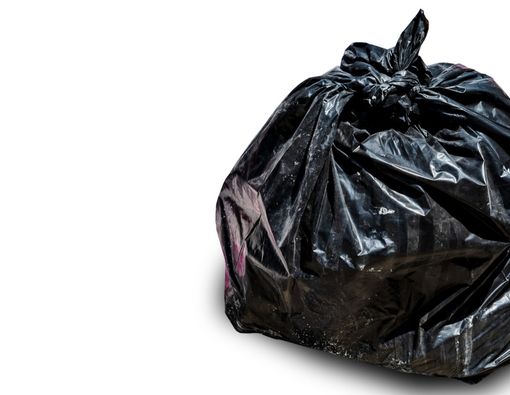 Bahaya Membungkus Daging Kurban dengan Kresek Hitam