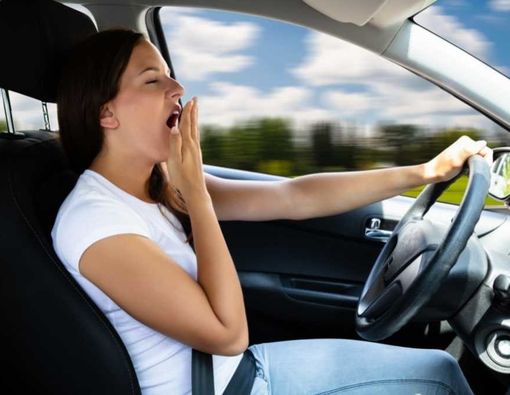 Penyebab Tenggorokan Sakit Saat Menguap