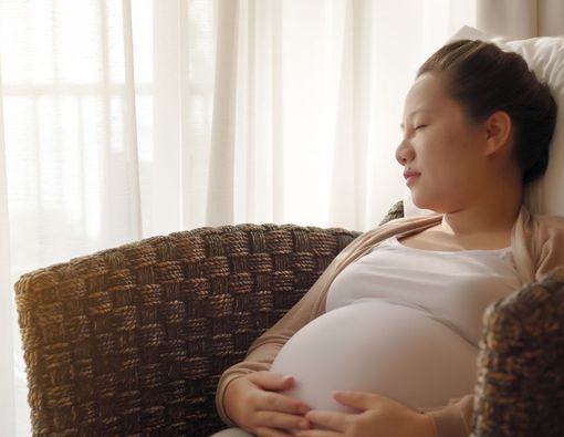 Susah Tidur Saat Hamil? Ini 7 Cara Mudah Mengatasinya