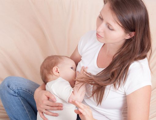 Hindari 3 Makanan Ini agar Bayi Tak Kolik Saat Menyusu
