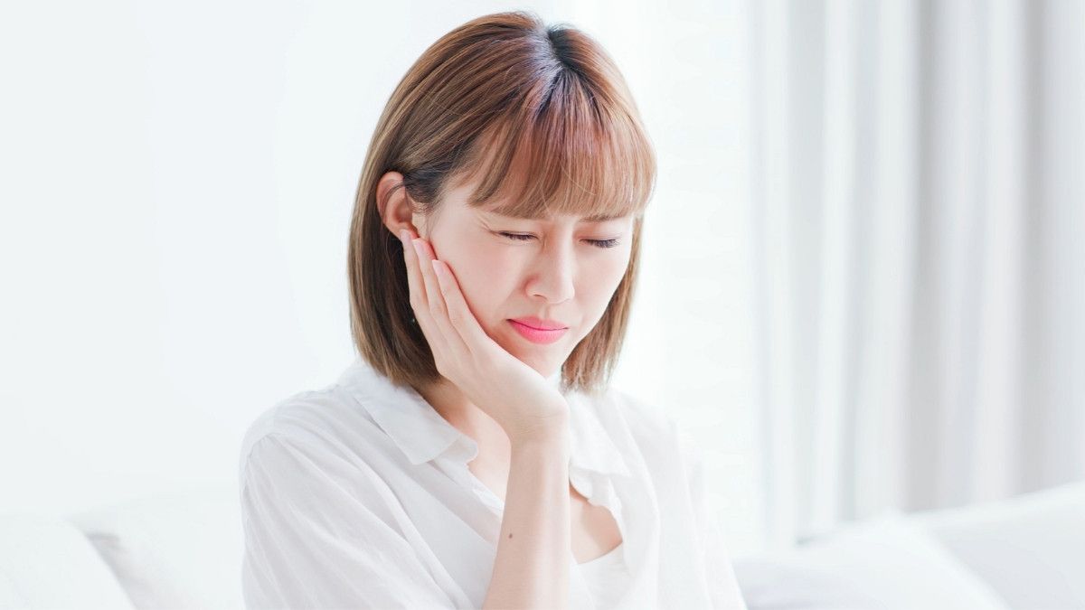 Gigi Sensitif, Benarkah Tanda Penurunan Gusi?