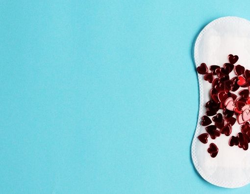 Penyebab Darah Haid Hitam dan Keluar Cacing