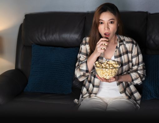 Iritasi saat Binge Watching, Bolehkah Pakai Obat Tetes Mata?