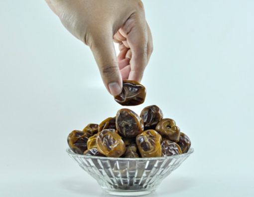 4 Manfaat Sehat Makan Buah Kurma