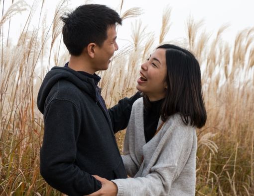 9 Cara Membuat Pasangan Merasa Spesial, Bikin Makin Mesra