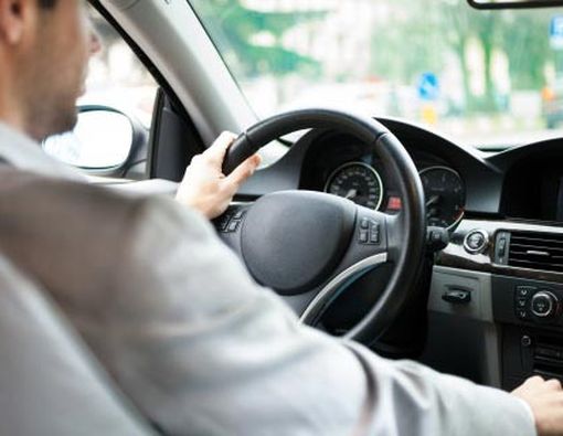 3 Kiat Cegah Sakit Punggung Selama Menyetir Mobil