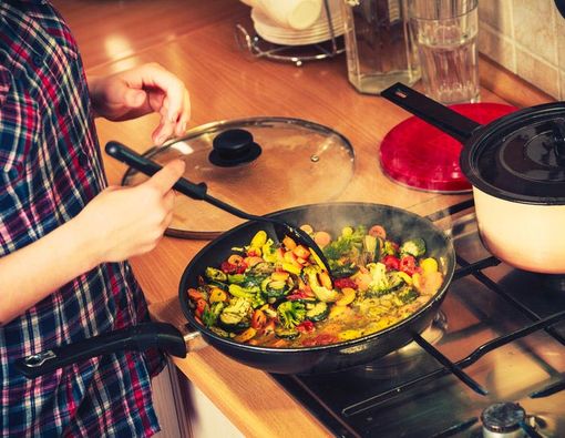 Makanan dan Minuman yang Harus Dihindari Saat Batuk