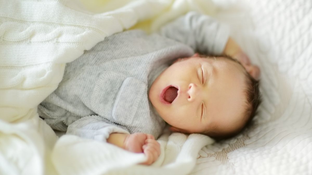 Dampak Buruk Bayi Tidur Mangap bagi Kesehatan