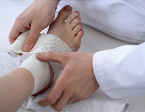 Penanganan Pertama Saat Mengalami Cedera Kaki Terkilir