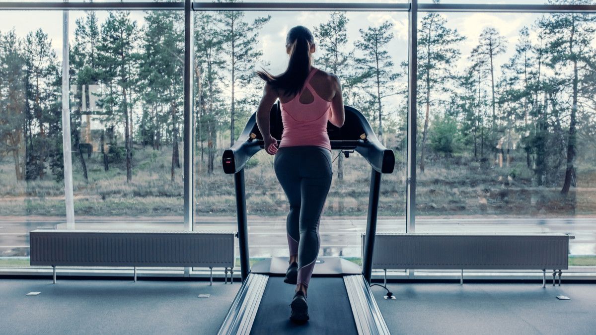 Latihan Treadmill Bisa Mengurangi Nyeri Haid?