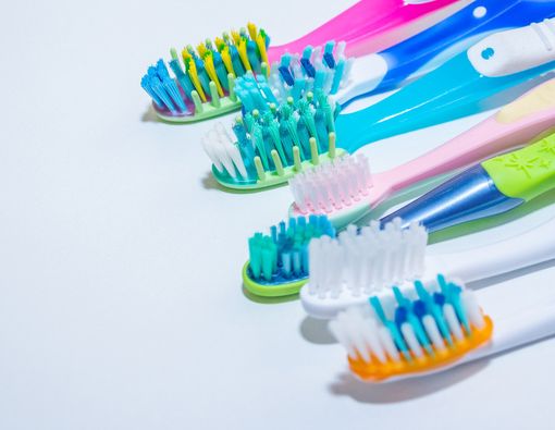 Kiat Memilih Sikat Gigi yang Tepat