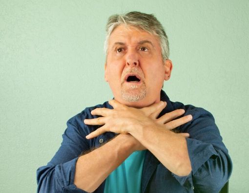 Cegukan Terus-menerus Tanda Stroke? Ini Faktanya