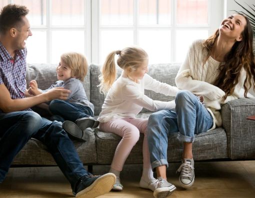 Kebahagiaan Orang Tua Pengaruhi Kesehatan dan Tumbuh Kembang Anak