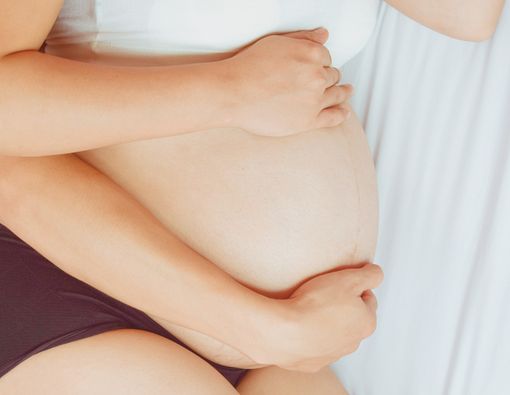 Tips Aman Berhubungan Seks di Trimester Ketiga Kehamilan