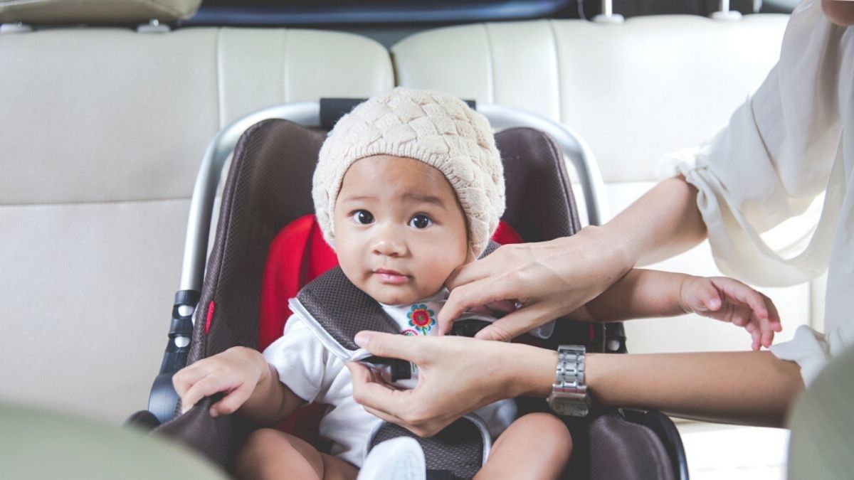 Kesalahan yang Dilakukan Orang Tua Saat Anak Duduk di Car Seat
