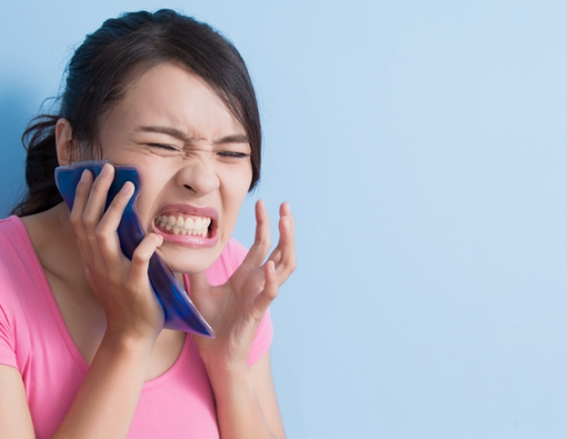 Ampuhkah Mengatasi Gusi Bengkak dengan Kompres?