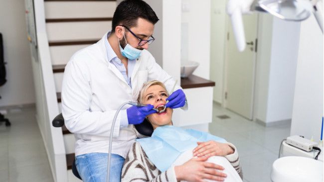 Benarkah Ibu Hamil Lebih Rentan Sakit Gigi?