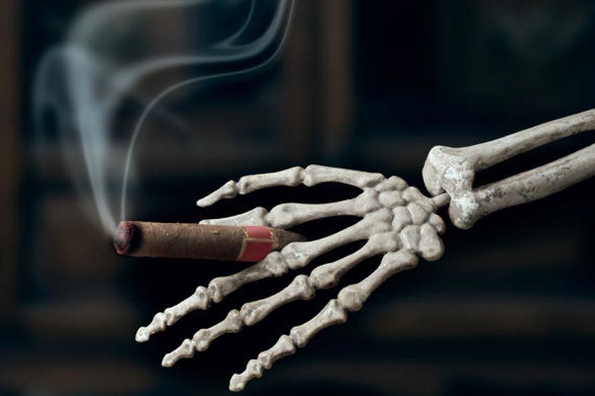 Tulang Keropos Gara-Gara Rokok