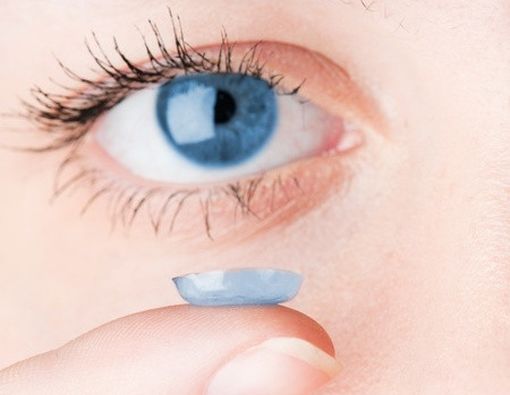 Takut Iritasi Karena Lensa Kontak? Baca Ini Dulu!