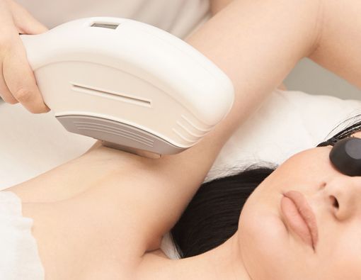 Menghilangkan Bulu Ketiak dengan Terapi Intense Pulsed Light