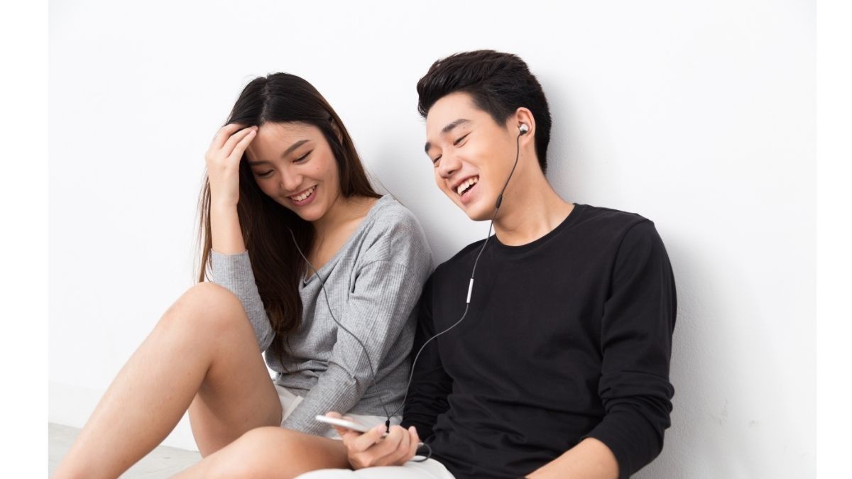 Jangan Salah, Orang Dewasa Juga Masih Bisa Alami Cinta Monyet!