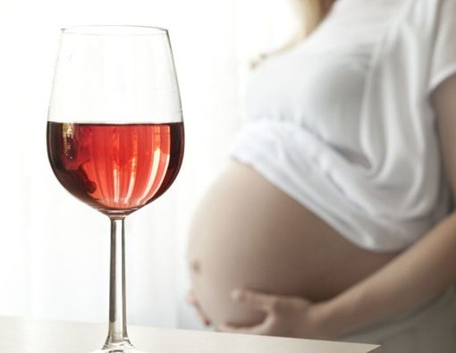 4 Dampak Fatal Minum Alkohol bagi Wanita Hamil