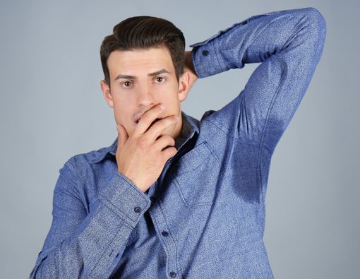 Kumpul Keluarga, tapi Ketiak Basah? Atasi dengan Cara Ini!