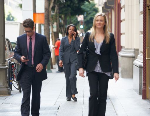 Benda di Tempat Umum yang Menjadi Sarang Kuman Penyakit