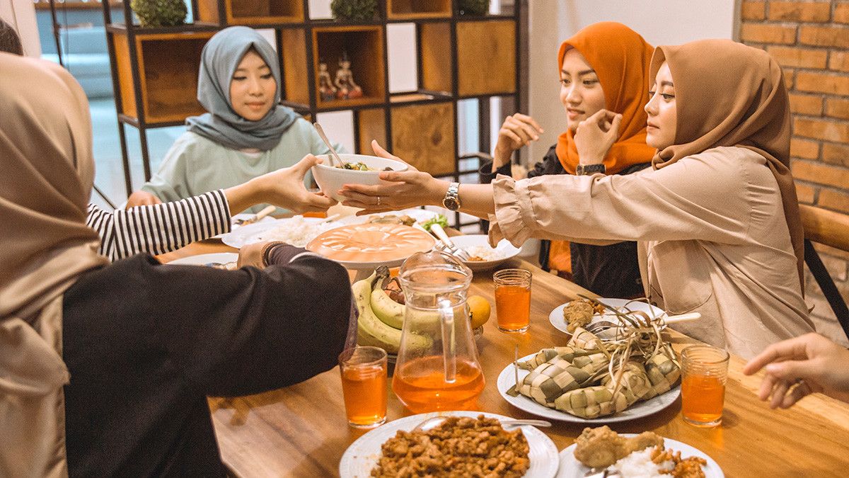 5 Akibat Ibu Hamil Kalap Menyantap Hidangan Lebaran