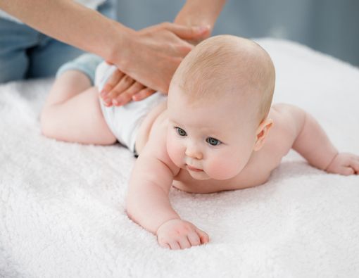 Perhatikan 9 Hal Ini Sebelum Melakukan Pijat Bayi