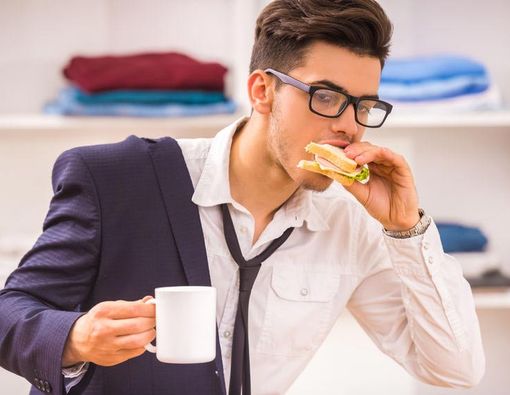 Hindari Makan Ini Saat Sarapan