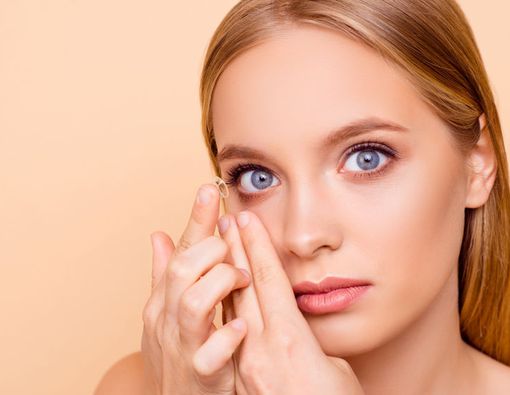 Agar Lensa Kontak Tidak Merusak Mata, Ini Aturan Pakainya