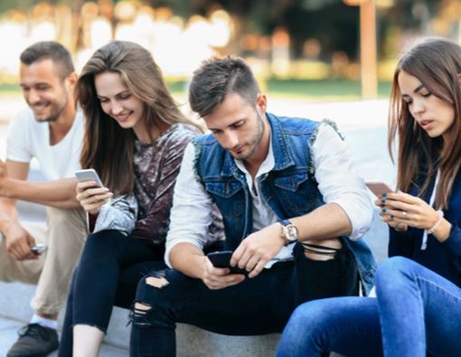 Benarkah Generasi Z adalah Generasi Kesepian?